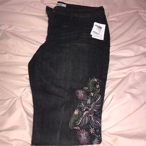 CHARLOTTE RUSSE Floral Black Jeans